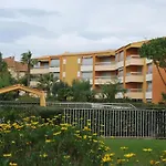 Apartment T2 Au Lavandou Avec Piscine Pour 4-6 Personnes - Fr-1-803-99