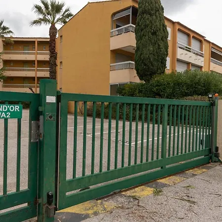 T2 Au Lavandou Avec Piscine Pour 4-6 Personnes - Fr-1-803-99 Apartment