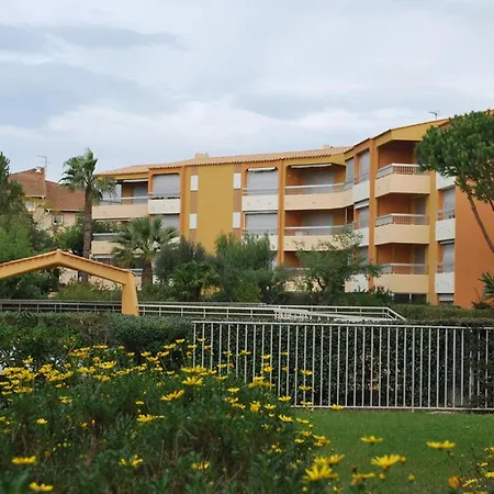 Apartment T2 Au Lavandou Avec Piscine Pour 4-6 Personnes - Fr-1-803-99