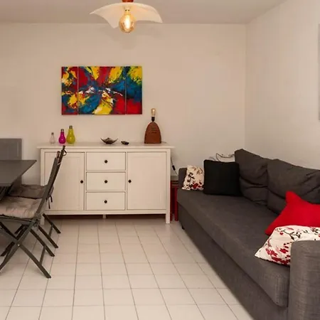 T2 Au Lavandou Avec Piscine Pour 4-6 Personnes - Fr-1-803-99 * Le Lavandou