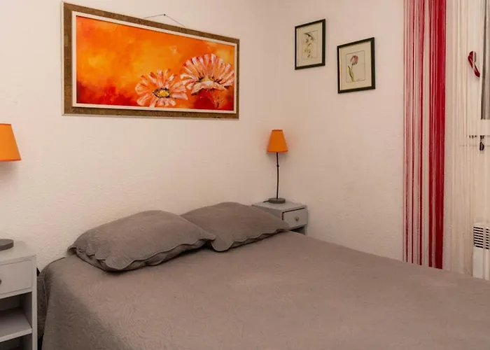 T2 Au Lavandou Avec Piscine Pour 4-6 Personnes - Fr-1-803-99 * Le Lavandou