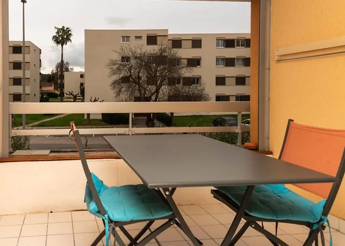 T2 Au Lavandou Avec Piscine Pour 4-6 Personnes - Fr-1-803-99 * Le Lavandou