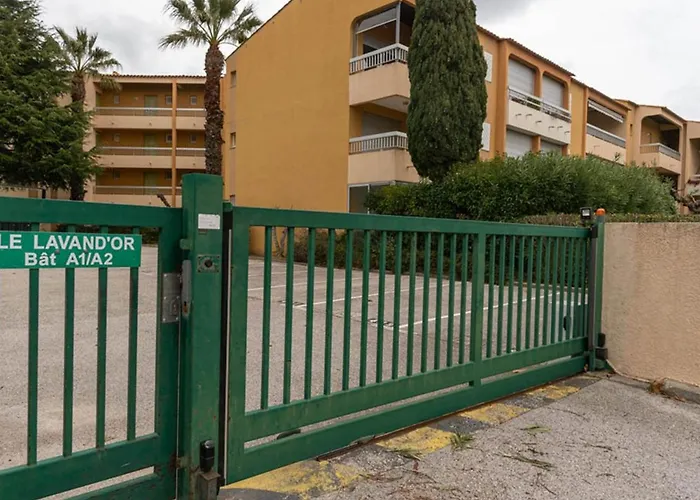 T2 Au Lavandou Avec Piscine Pour 4-6 Personnes - Fr-1-803-99 Appartement